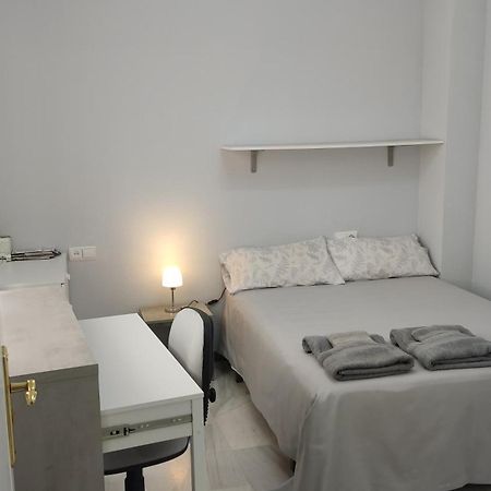 Habitación doble con baño privado Córdoba Exterior foto