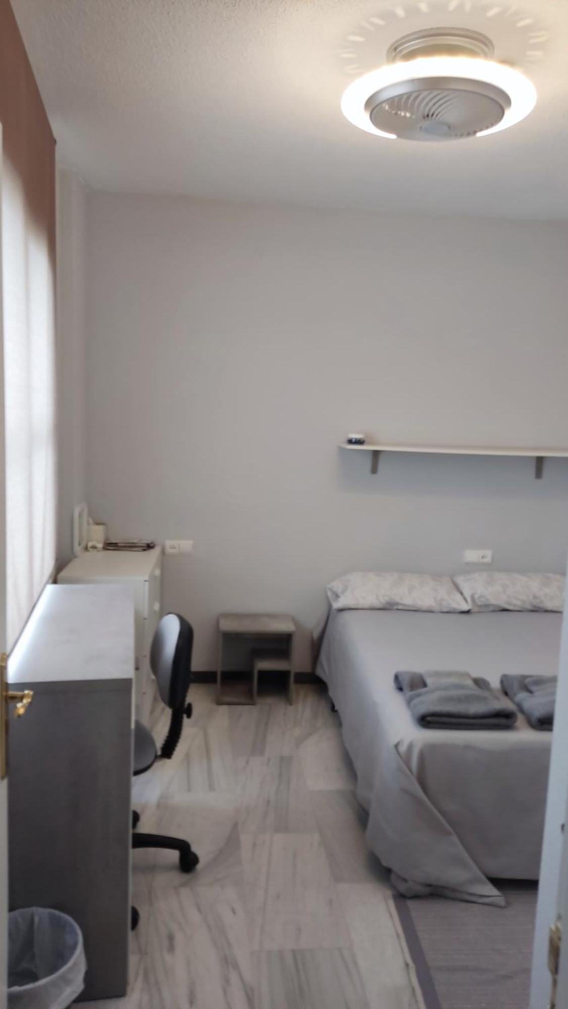 Habitación doble con baño privado Córdoba Exterior foto
