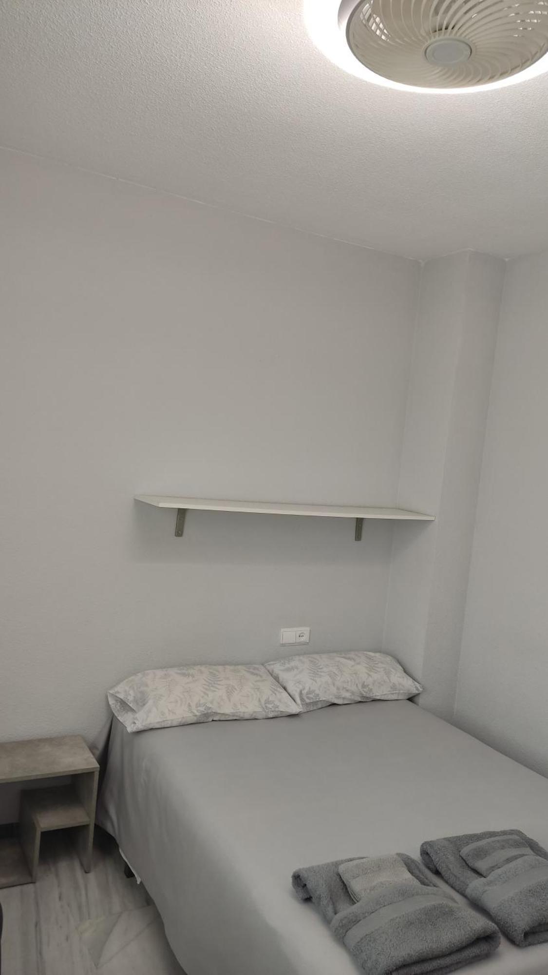 Habitación doble con baño privado Córdoba Exterior foto